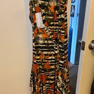 New wt Lularoe wrap skirt ,Bella ,small